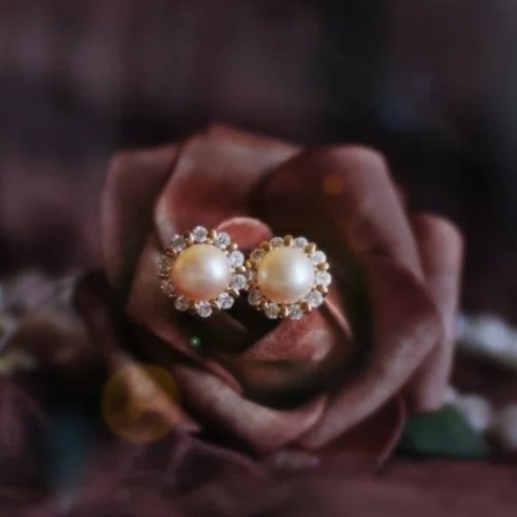 Sterling Silver Real Freshwater Pearl Earrings Studs Flower Earrings for Her - Picture 5 of 5